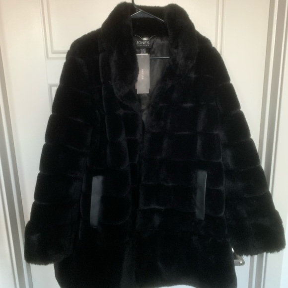 XL/TG Jones New York Black Faux Fur Coat - Picture 1 of 10